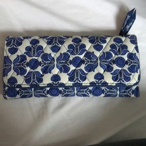 vera bradley wallet